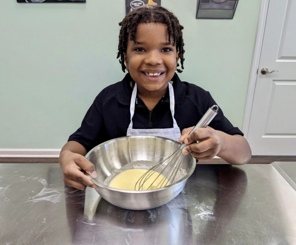 Smile whisk boy apron